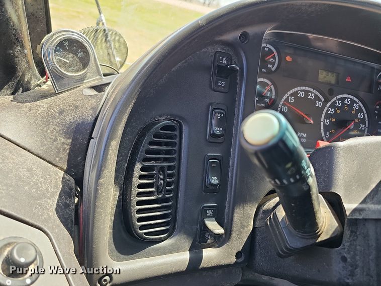 image for item DO4380 2009 Thomas Built Saf-T-Liner C2  school bus