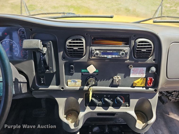 image for item DO4380 2009 Thomas Built Saf-T-Liner C2  school bus