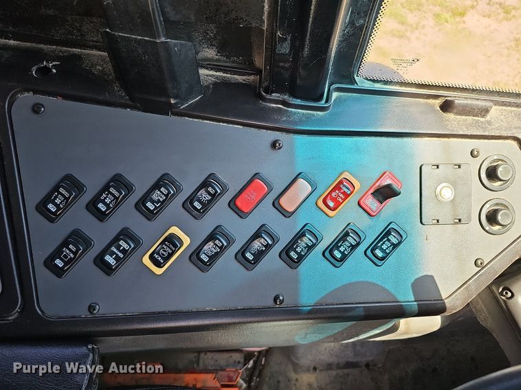 image for item DO4380 2009 Thomas Built Saf-T-Liner C2  school bus