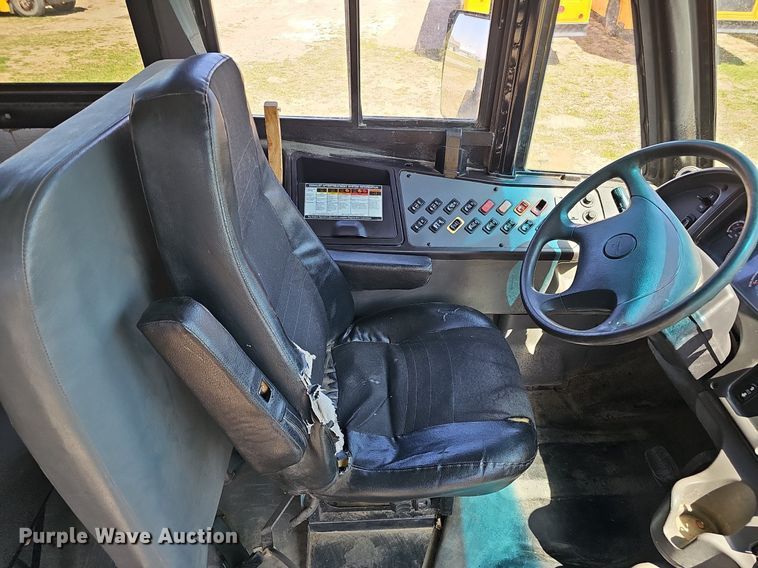 image for item DO4380 2009 Thomas Built Saf-T-Liner C2  school bus