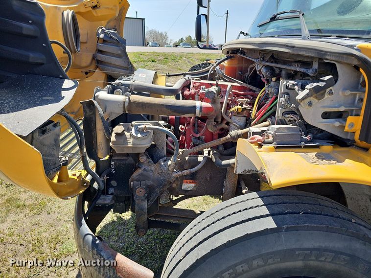 image for item DO4380 2009 Thomas Built Saf-T-Liner C2  school bus