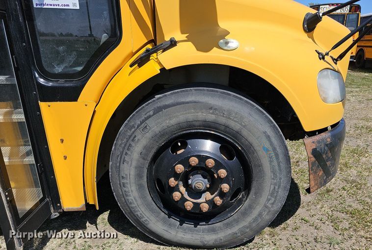 image for item DO4380 2009 Thomas Built Saf-T-Liner C2  school bus