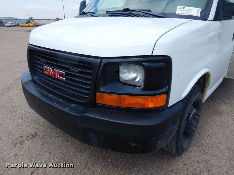 image for item DP7846 2008 GMC  box truck