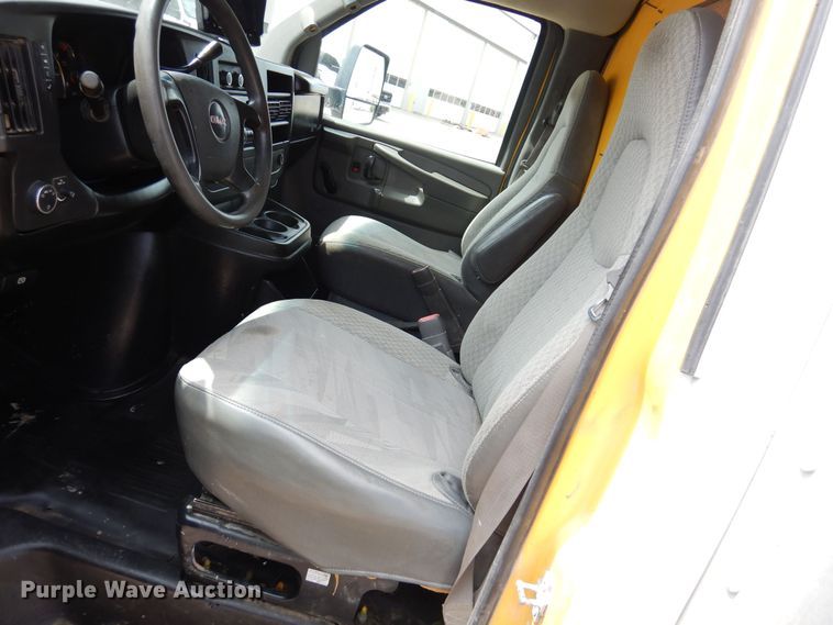 image for item DP7846 2008 GMC  box truck