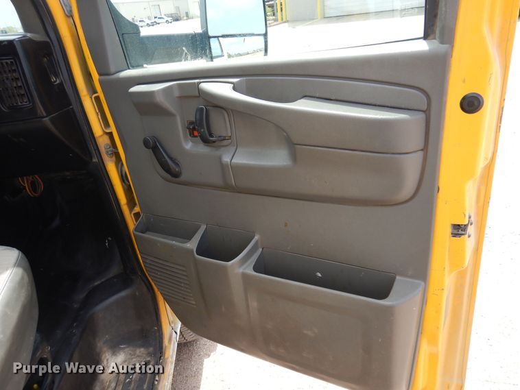 image for item DP7846 2008 GMC  box truck