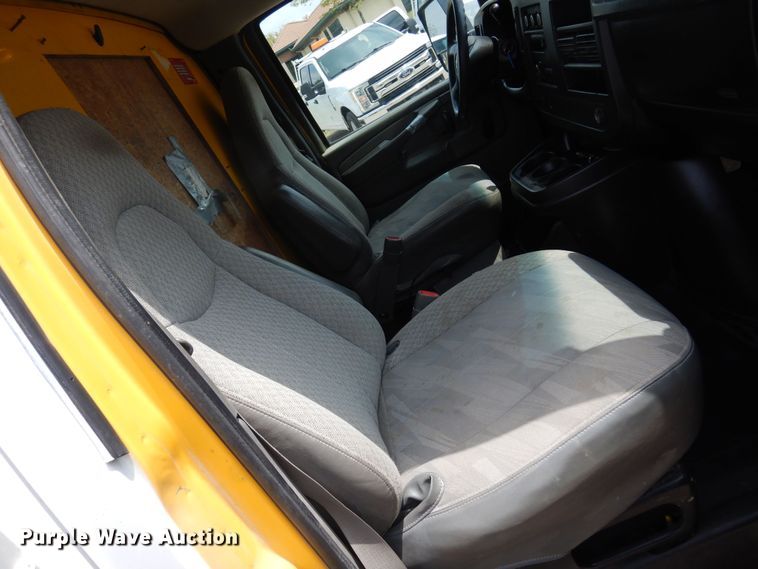 image for item DP7846 2008 GMC  box truck