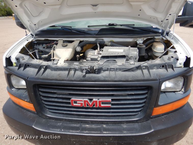 image for item DP7846 2008 GMC  box truck