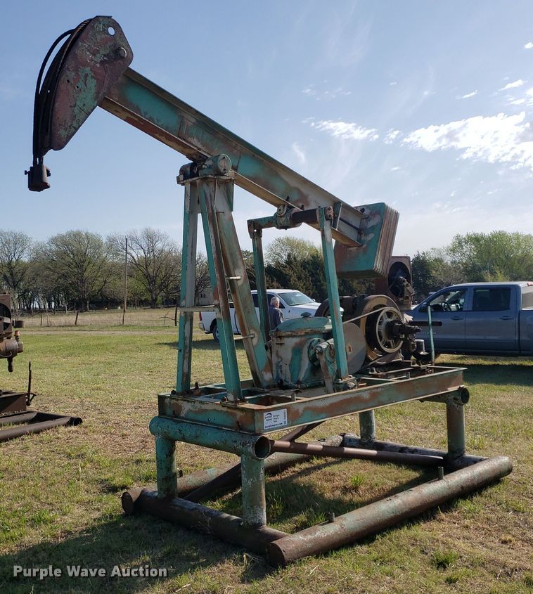 Lufkin pump jack in Winfield, KS Item DQ0531 sold Purple Wave