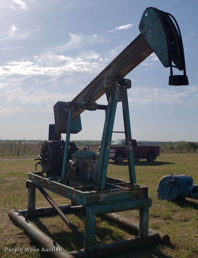 image for item DQ0531 Lufkin  pump jack