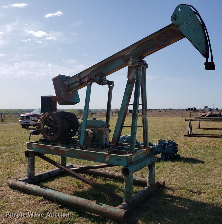 image for item DQ0531 Lufkin  pump jack