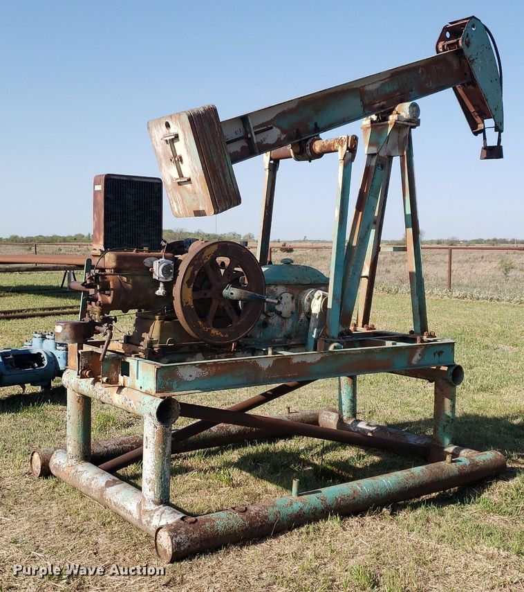 image for item DQ0531 Lufkin  pump jack