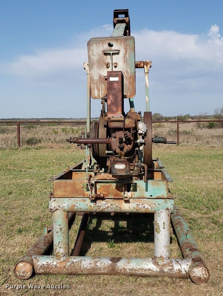 image for item DQ0531 Lufkin  pump jack