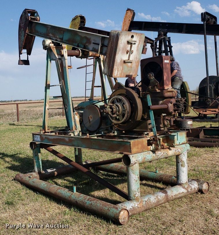 image for item DQ0531 Lufkin  pump jack