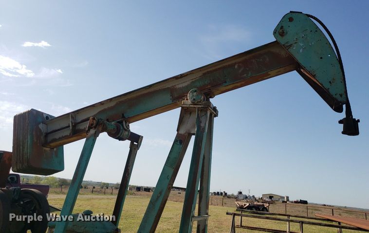 image for item DQ0531 Lufkin  pump jack
