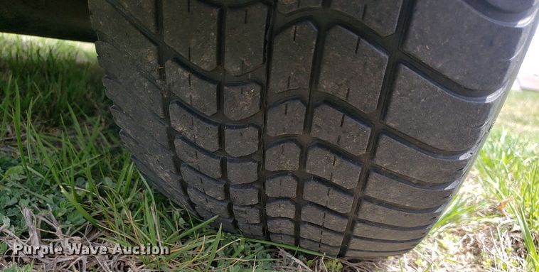 image for item DQ0536 2001 Yamaha G19E  golf cart