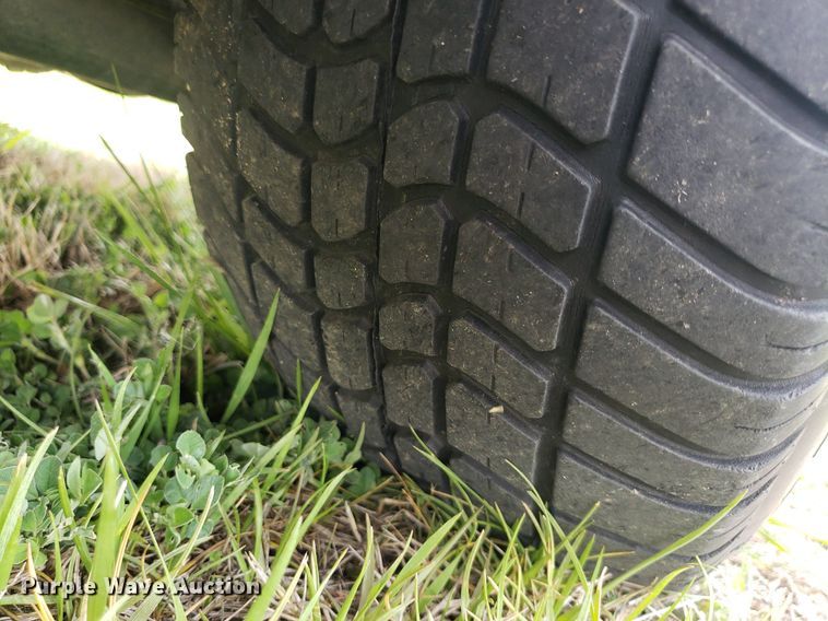 image for item DQ0536 2001 Yamaha G19E  golf cart