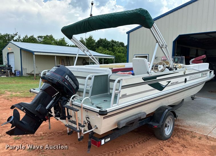 image for item DQ0542 1998 Grumman Sport Deck  boat