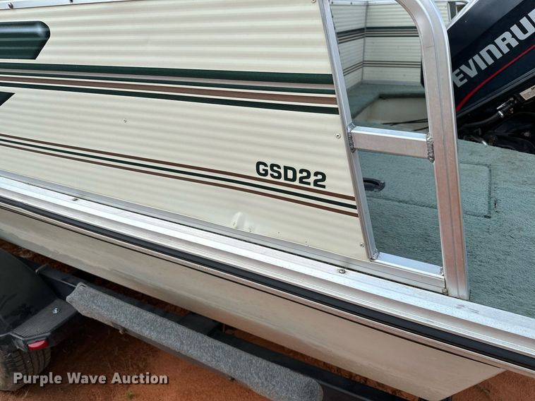 image for item DQ0542 1998 Grumman Sport Deck  boat