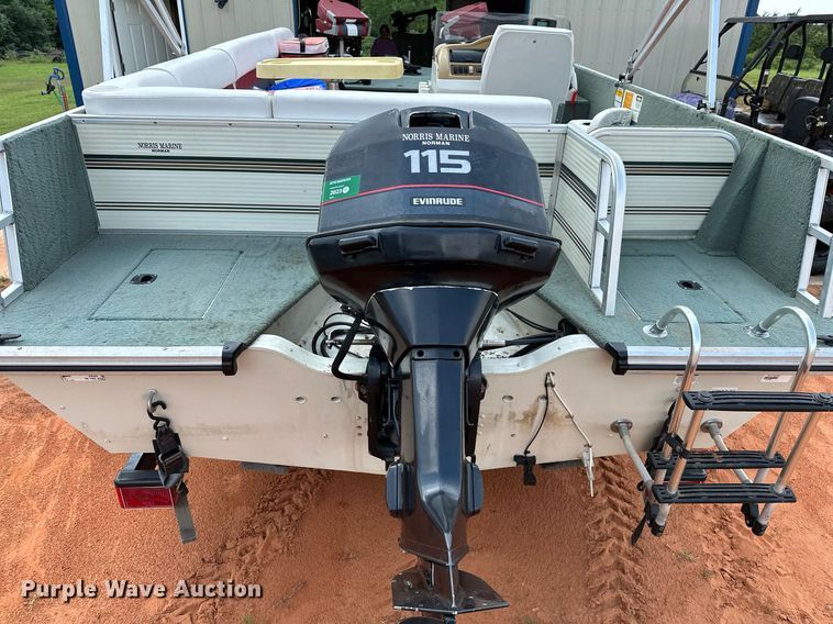 image for item DQ0542 1998 Grumman Sport Deck  boat