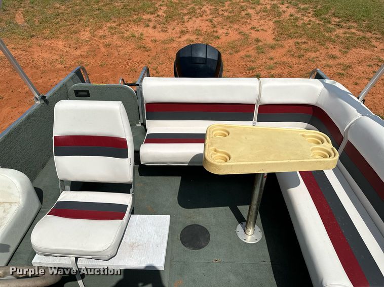 image for item DQ0542 1998 Grumman Sport Deck  boat