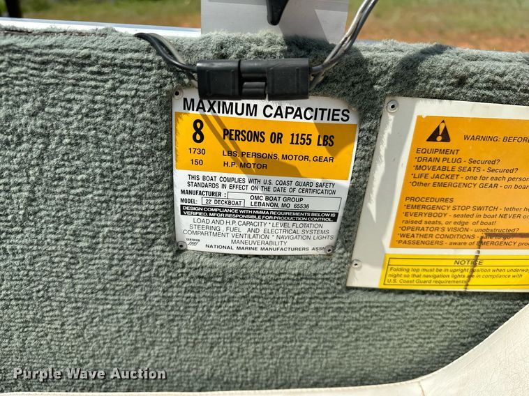 image for item DQ0542 1998 Grumman Sport Deck  boat