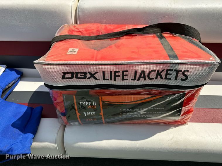 image for item DQ0542 1998 Grumman Sport Deck  boat