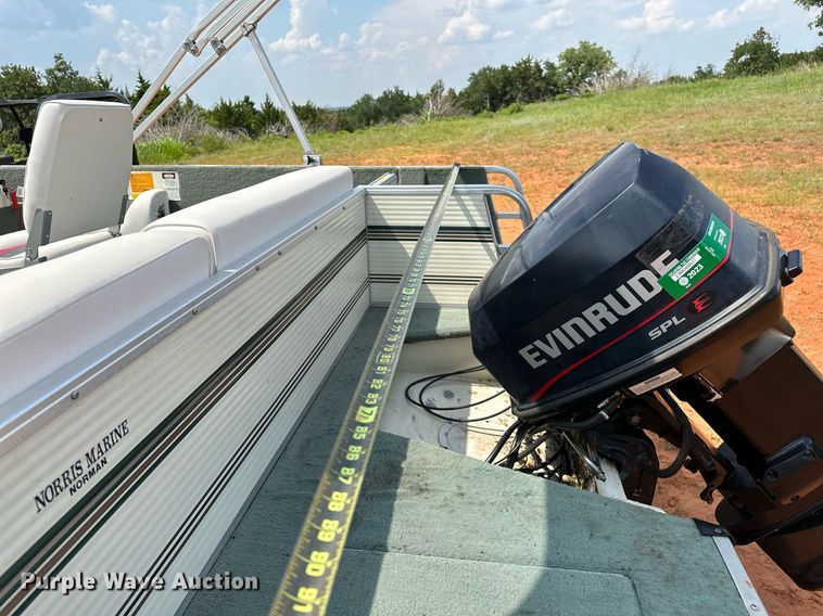 image for item DQ0542 1998 Grumman Sport Deck  boat