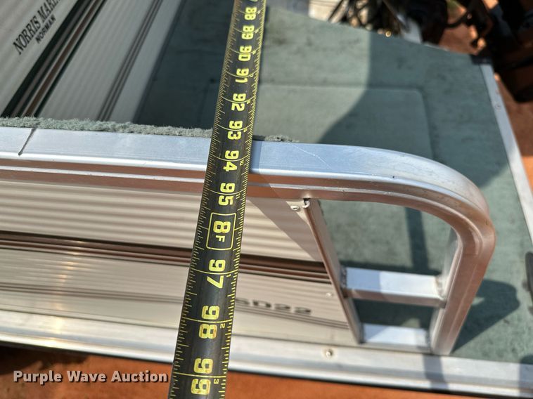 image for item DQ0542 1998 Grumman Sport Deck  boat