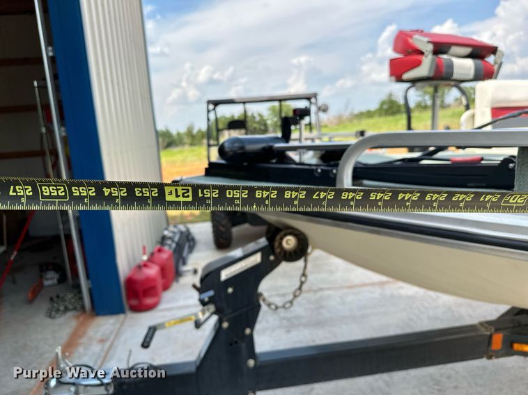 image for item DQ0542 1998 Grumman Sport Deck  boat