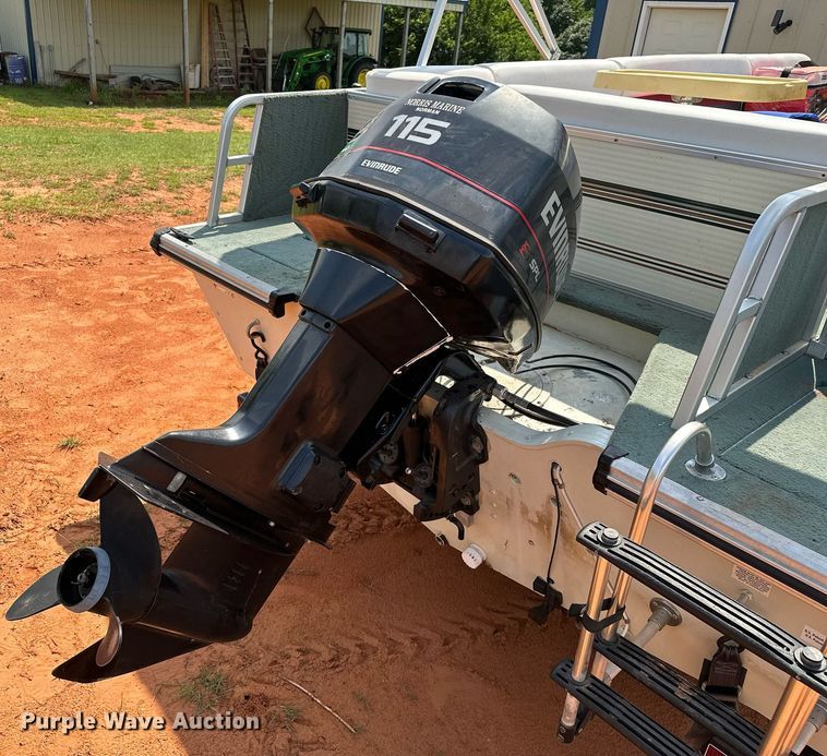 image for item DQ0542 1998 Grumman Sport Deck  boat