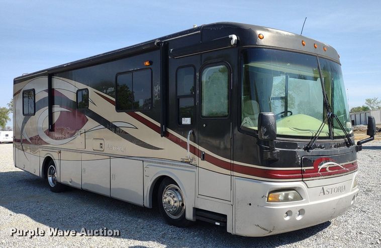 image for item DQ1703 2006 Freightliner Astoria  RV