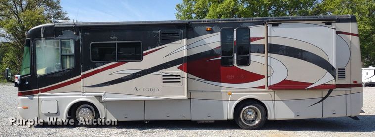 image for item DQ1703 2006 Freightliner Astoria  RV