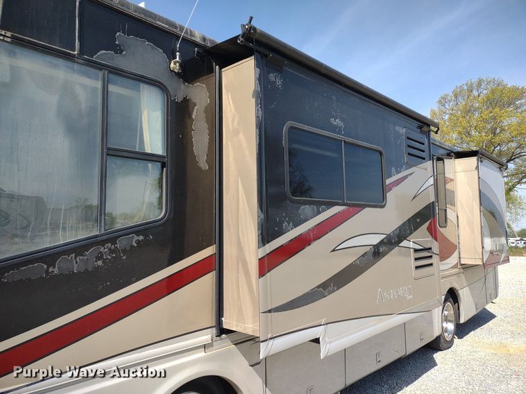 image for item DQ1703 2006 Freightliner Astoria  RV