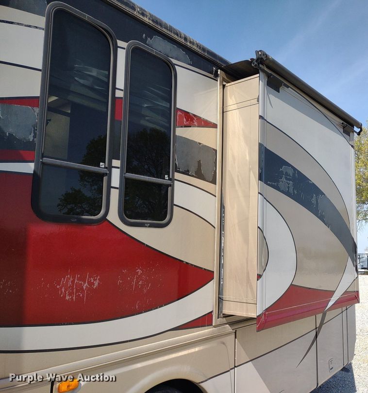 image for item DQ1703 2006 Freightliner Astoria  RV