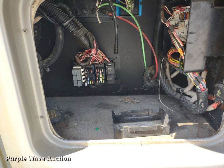 image for item DQ1703 2006 Freightliner Astoria  RV