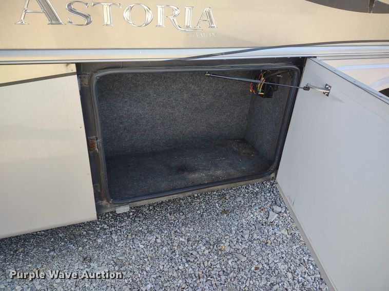 image for item DQ1703 2006 Freightliner Astoria  RV