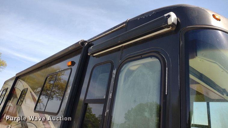 image for item DQ1703 2006 Freightliner Astoria  RV