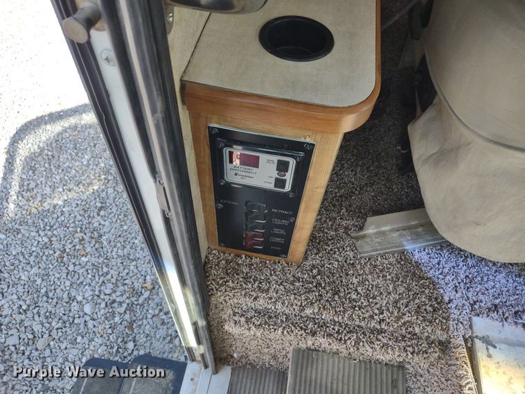 image for item DQ1703 2006 Freightliner Astoria  RV