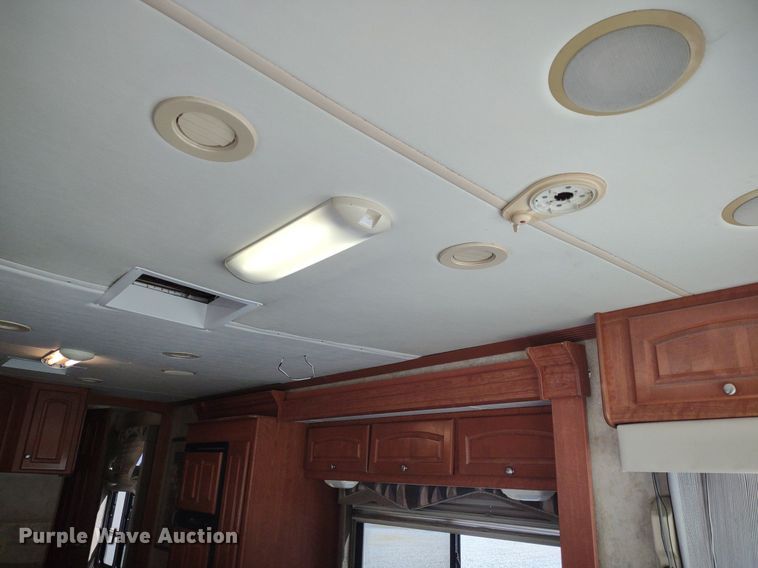 image for item DQ1703 2006 Freightliner Astoria  RV