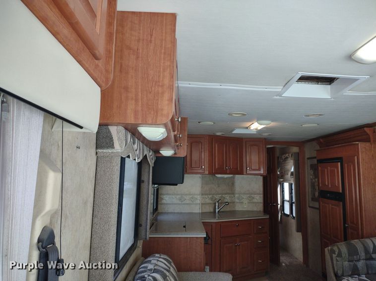 image for item DQ1703 2006 Freightliner Astoria  RV