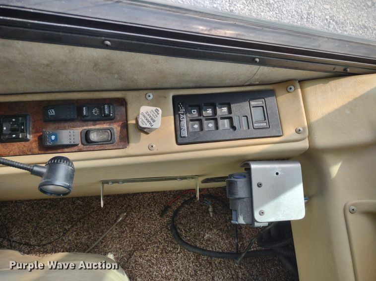 image for item DQ1703 2006 Freightliner Astoria  RV