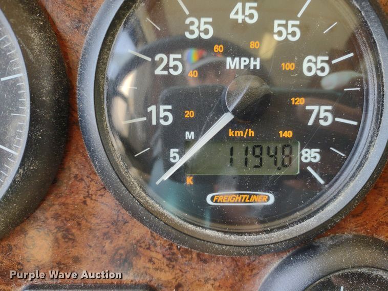 image for item DQ1703 2006 Freightliner Astoria  RV