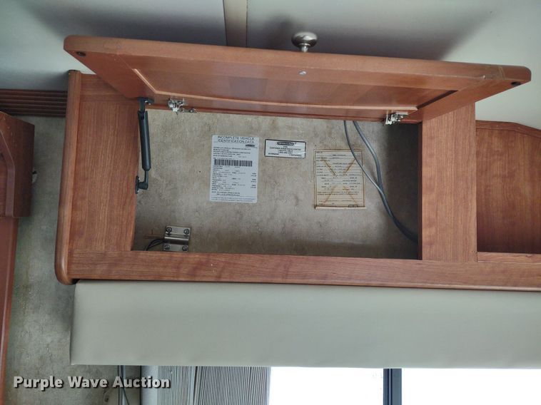 image for item DQ1703 2006 Freightliner Astoria  RV