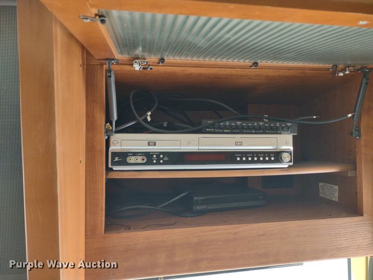 image for item DQ1703 2006 Freightliner Astoria  RV