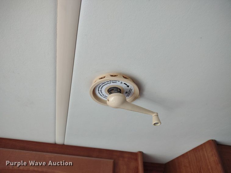 image for item DQ1703 2006 Freightliner Astoria  RV