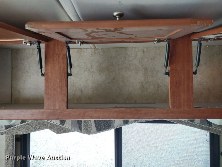 image for item DQ1703 2006 Freightliner Astoria  RV