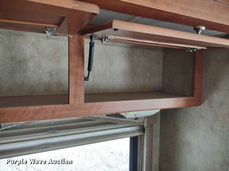 image for item DQ1703 2006 Freightliner Astoria  RV