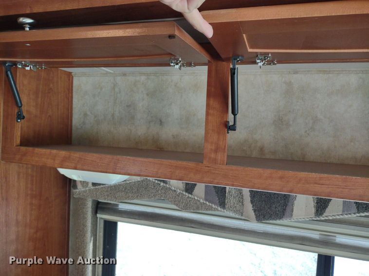 image for item DQ1703 2006 Freightliner Astoria  RV