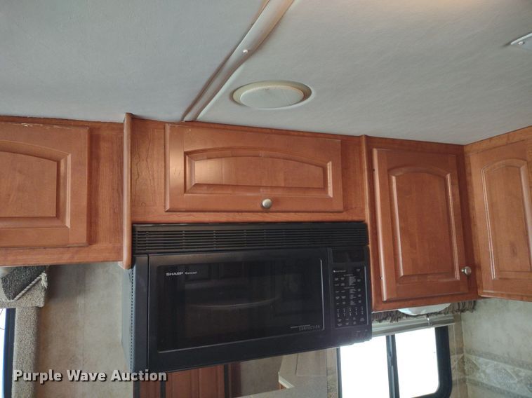 image for item DQ1703 2006 Freightliner Astoria  RV