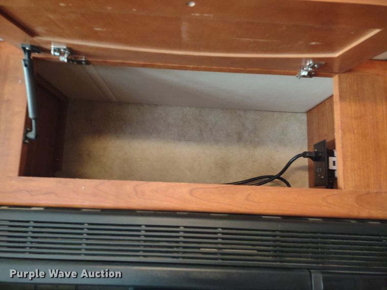 image for item DQ1703 2006 Freightliner Astoria  RV